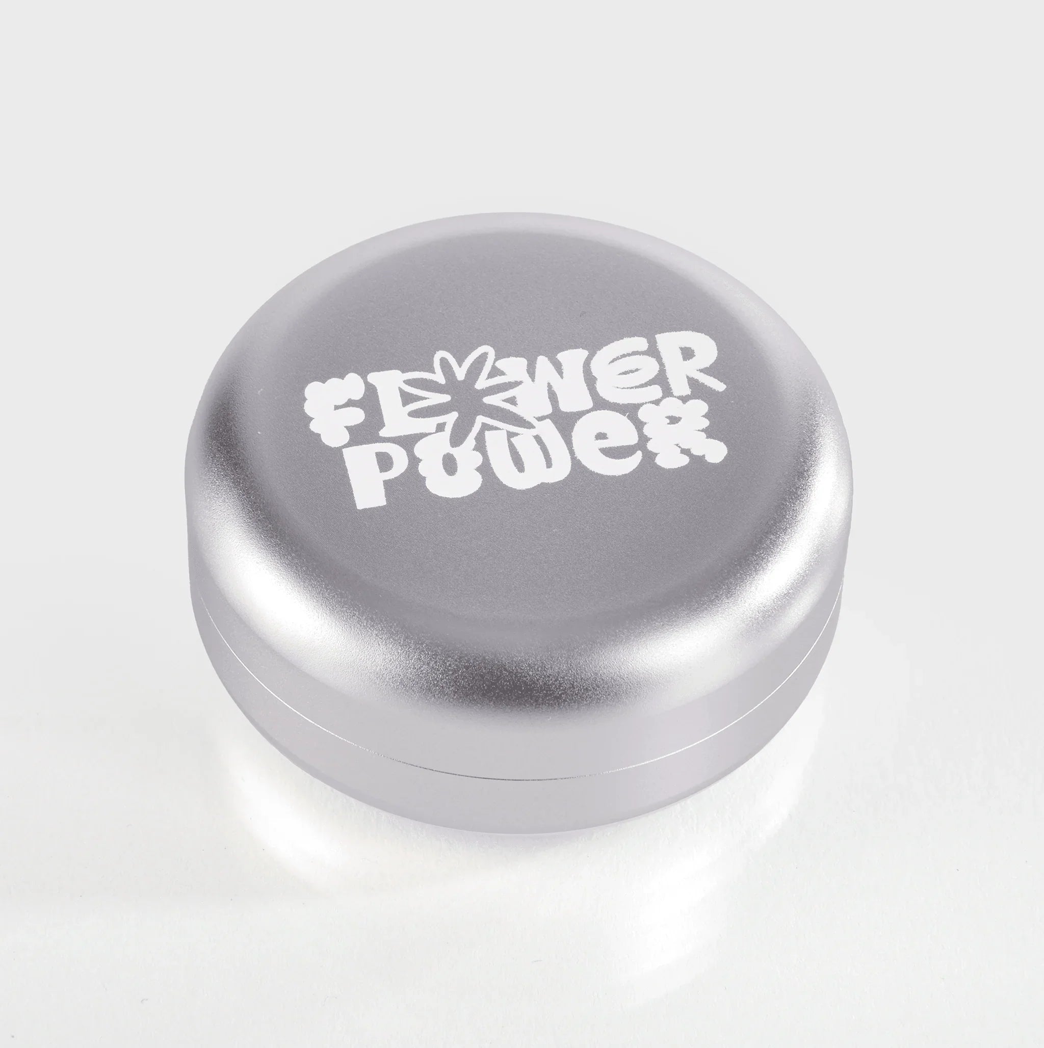 Silberne Dose mit Flower Power Logo, Premium Cannabis Verpackung